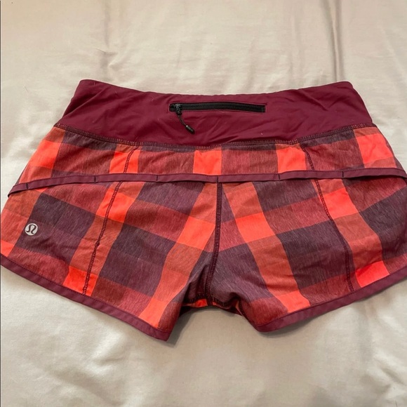 Lululemon shorts size 2 - Picture 6 of 6